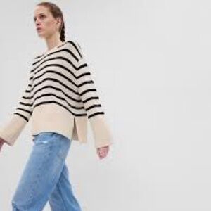 GAP NWT Split Hem Striped Crewneck Sweater Size M